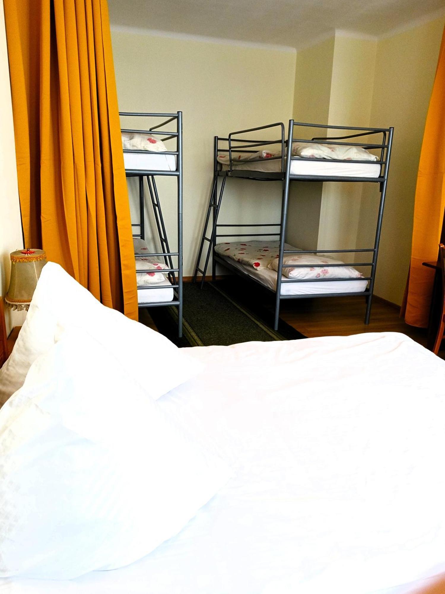 Hostel Omega Жешов Екстериор снимка