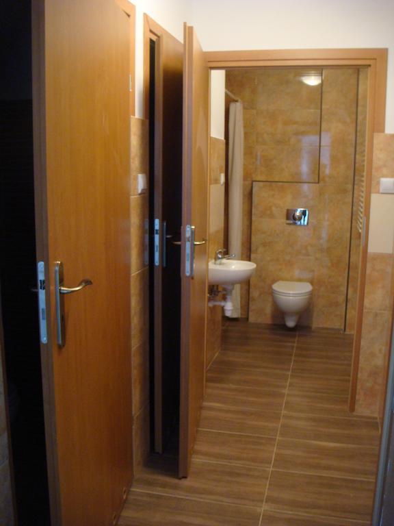 Hostel Omega Жешов Екстериор снимка